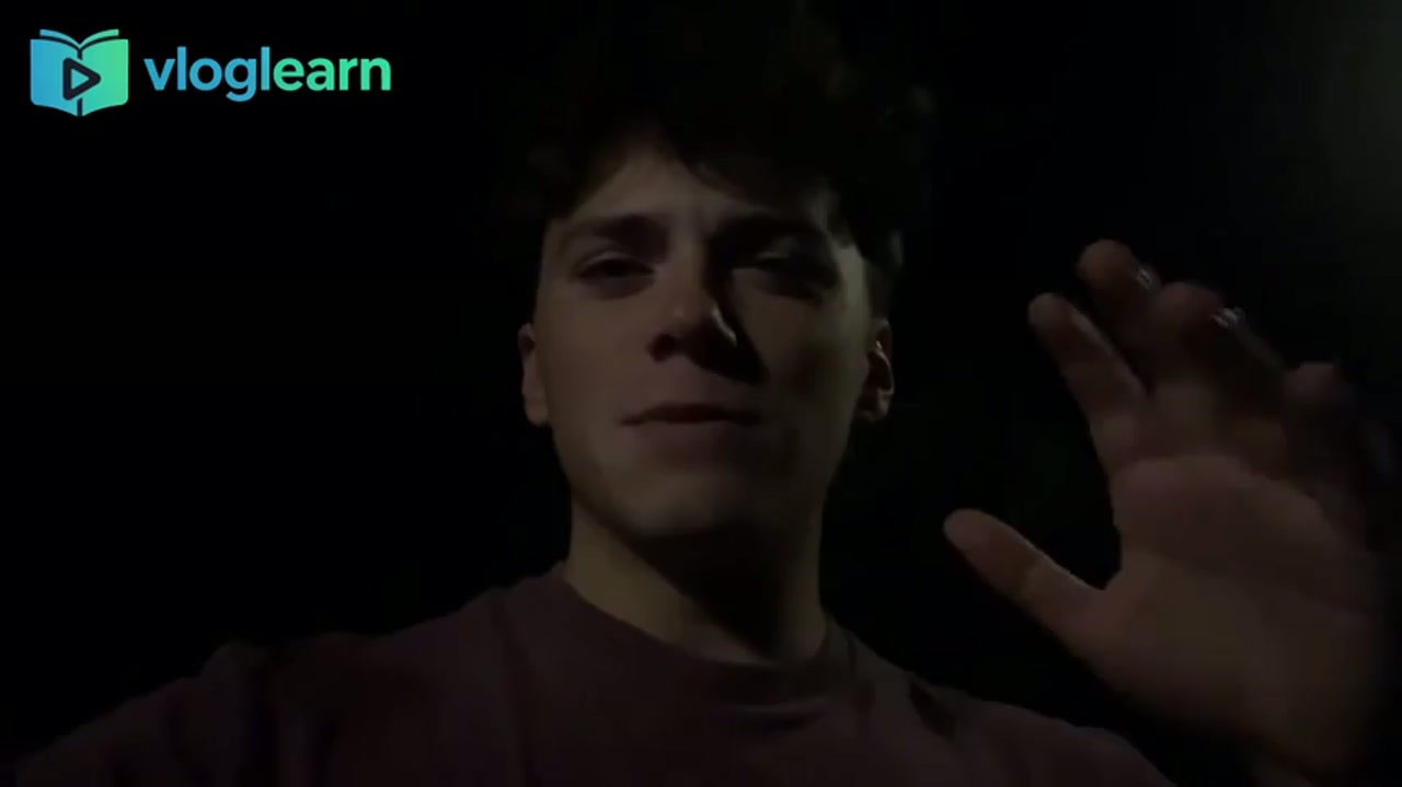 大学第一天：误报“爆发力训练”课竟遇上橄榄球队教练